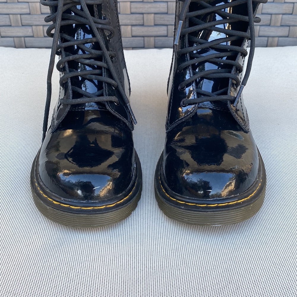 Dr martens 1460 WOMEN'S PATENT LEATHER LACE UP BOOTS